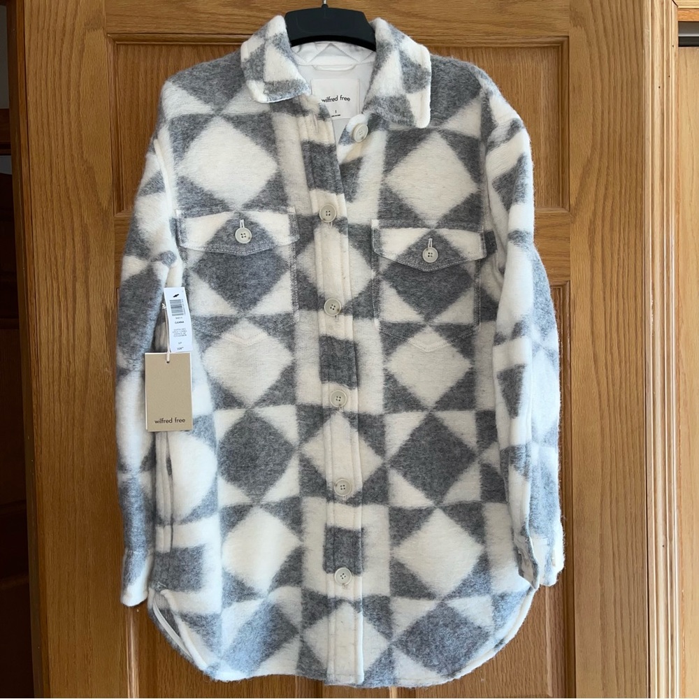 SOLD NWT Aritzia Wilfred Free The Ganna Shirt Jacket - Earth Geo Small Shacket